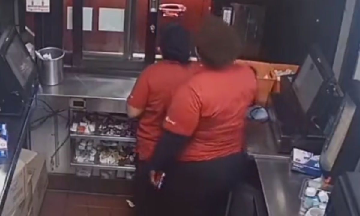 Foto:Captura de pantalla|VIDEO: Empleada dispara a cliente tras discusión por falta papas fritas