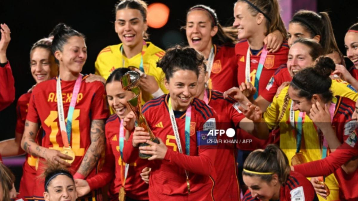 Foto:AFP|Montse Tomé sucede a Vilda; se convierte en la primera mujer en dirigir a la selección española femenina de fútbol