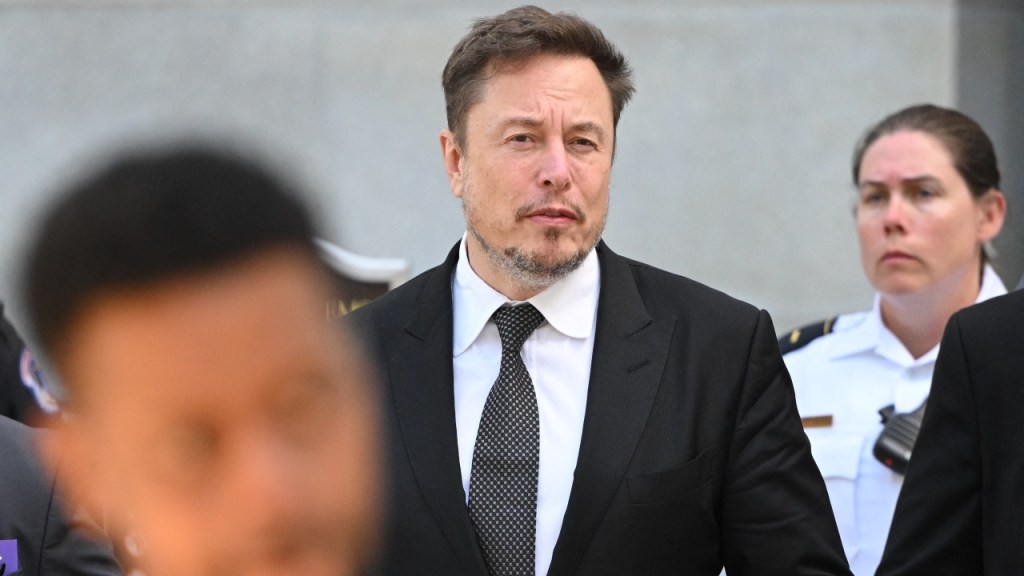 Elon Musk reta a juez de Brasil por "censura" en X
