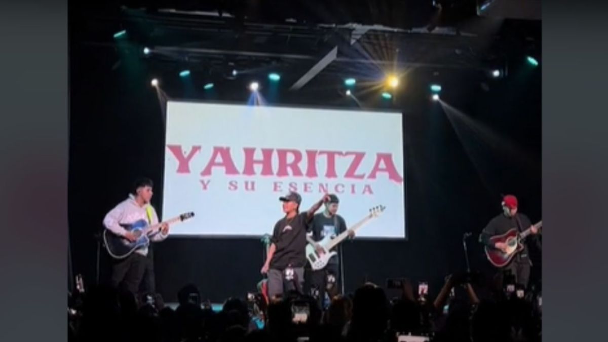Yahritza y su Esencia, pidió perdón a México durante su concierto en Monterrey