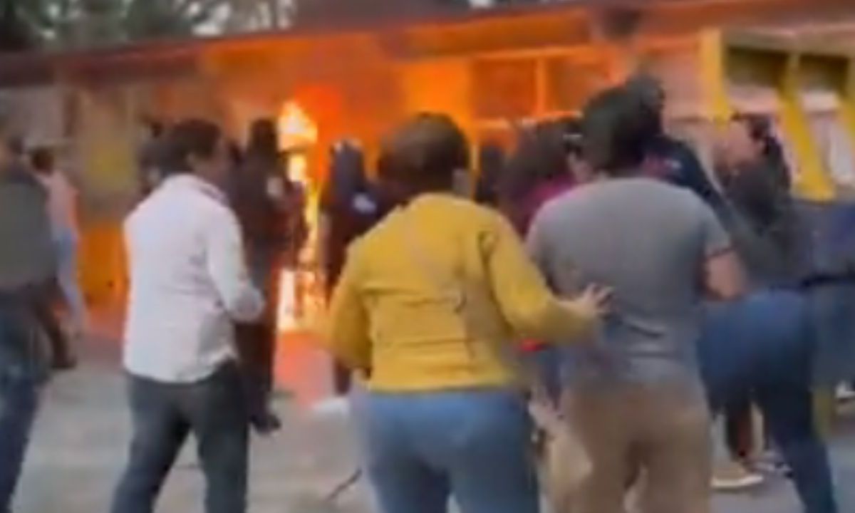 UNAM identifica a quienes prendieron fuego a maestros en CCH