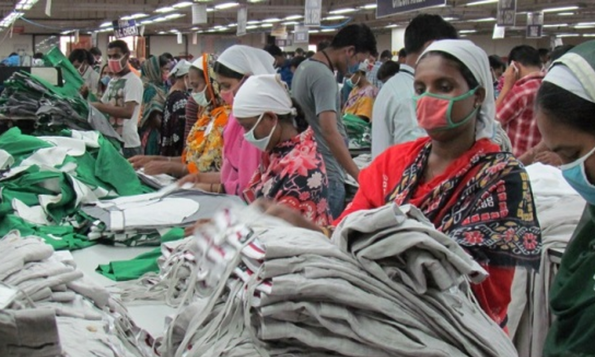 En Bangladés, manifestaciones de trabajadores del sector textil dejan un muerto