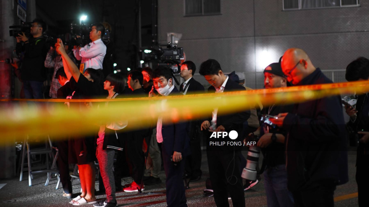 La policía japonesa detuvo al hombre que se ocultó con varios rehenes en una oficina de correos en Japón
