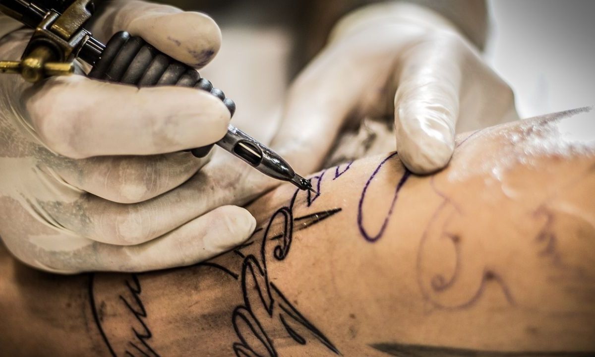 ¿Ya tomaste la decisión de realizarte un tatuaje? Pues toma en cuenta estos consejos para que sea una experiencia única.