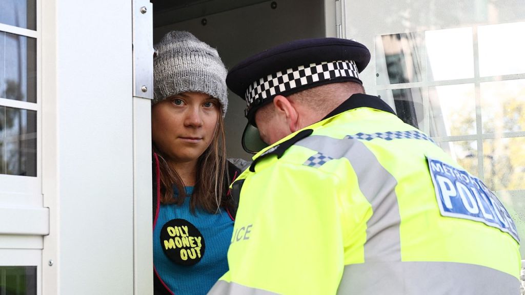 Foto:AFP|Acusan a Greta Thunberg por el delito de desorden público