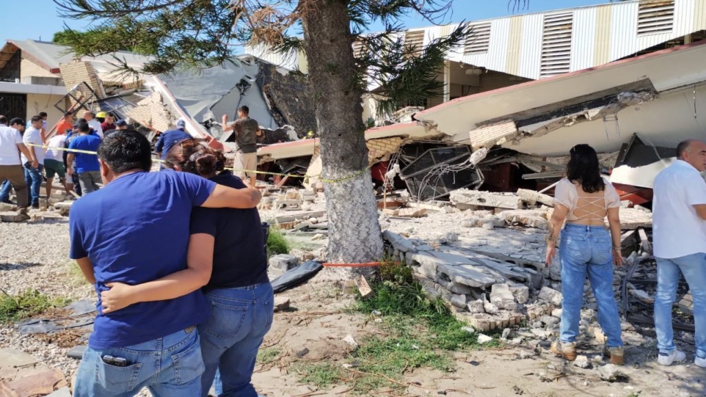 Ya van 12 muertos por colapso del techo de una iglesia en Ciudad Madero