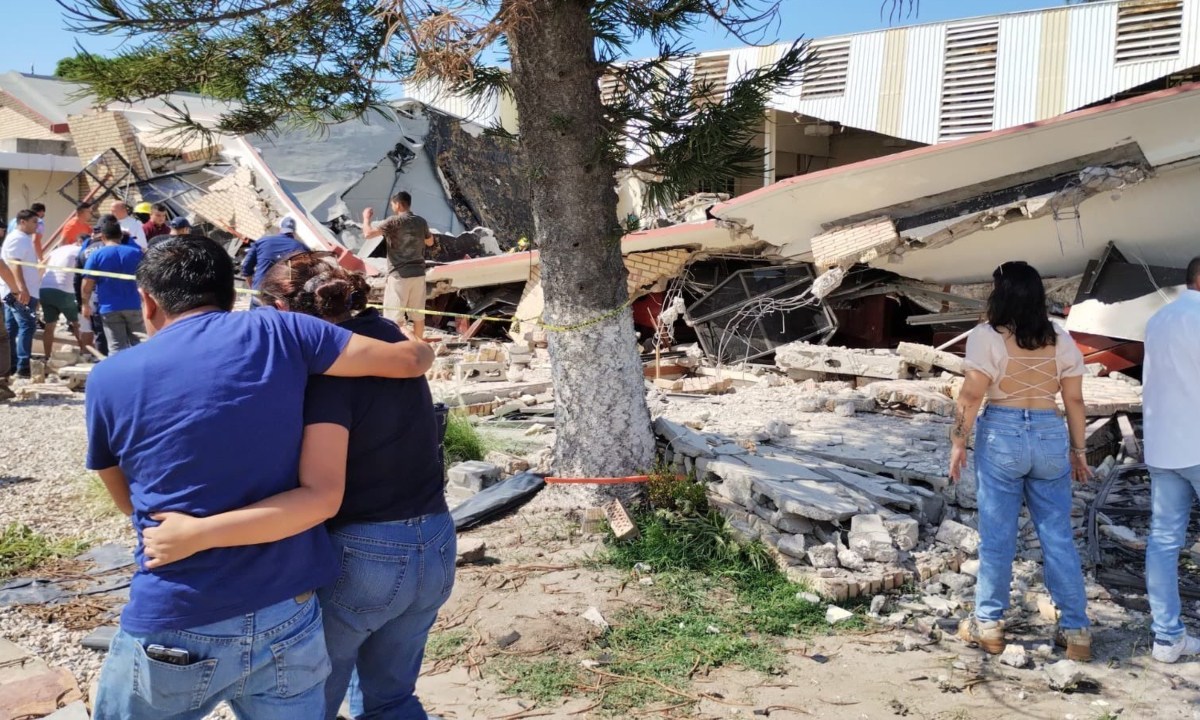 Ya van 12 muertos por colapso del techo de una iglesia en Ciudad Madero