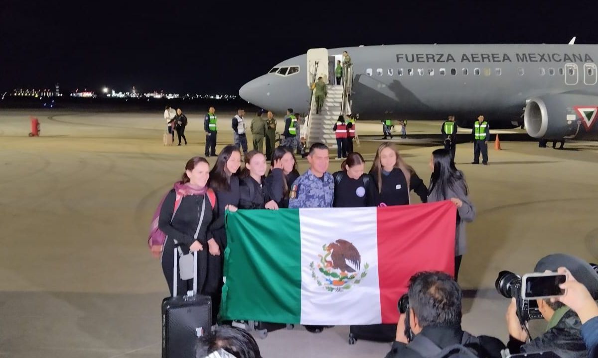 Llega al AIFA primer vuelo con mexicanos provenientes de Israel