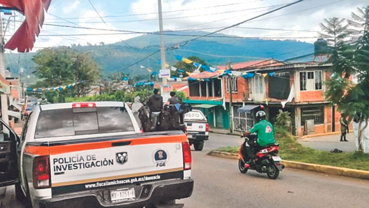 La ola de violencia se extendió por más de 24 horas en Michoacán.