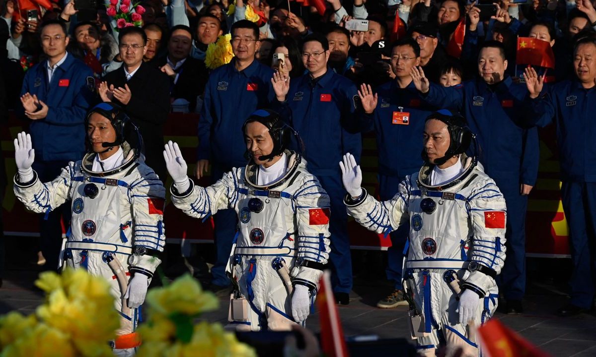 China lanzó la misión Shenzhou-17 rumbo a la estación espacial Tiangong