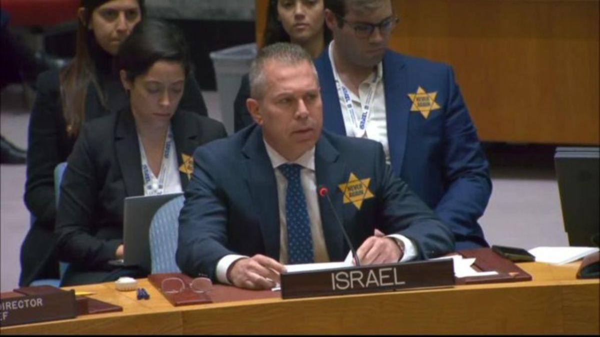 Embajador de Israel en ONU usa estrella nazi impuesta a judíos