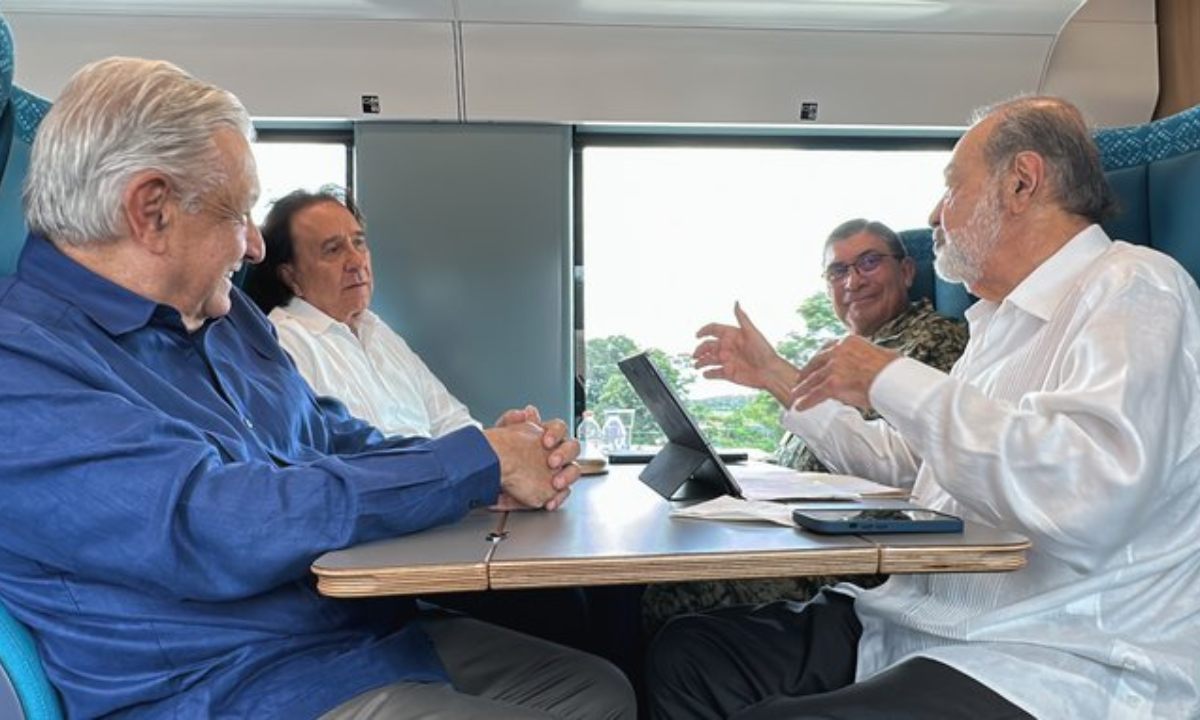 AMLO supervisa Tramo 2 del Tren Maya con Carlos Slim y Daniel Chávez