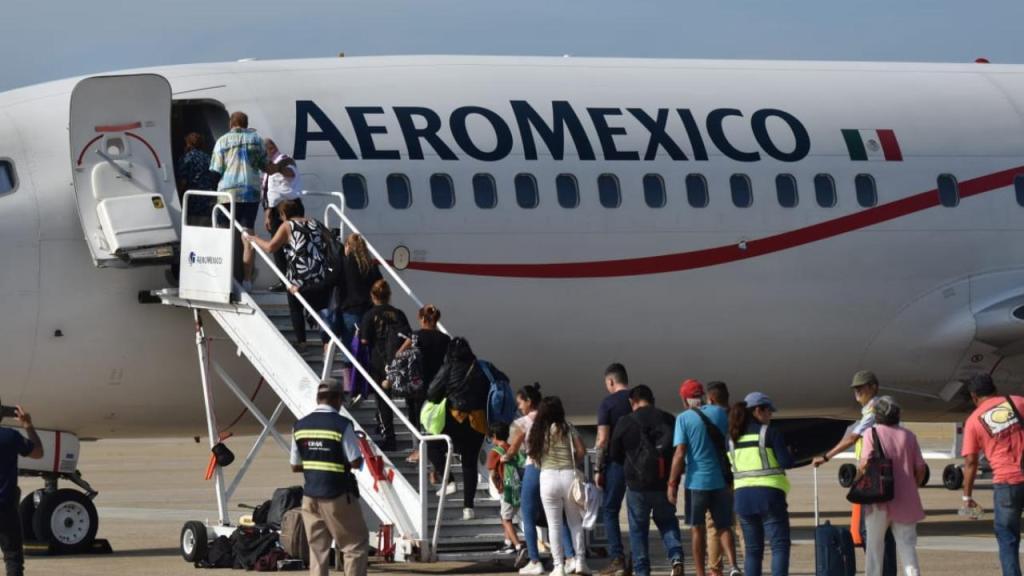 La SICT informó que a las 17:00 horas de este viernes concluyó la primera jornada del puente aéreo humanitario de la CDMX a Acapulco