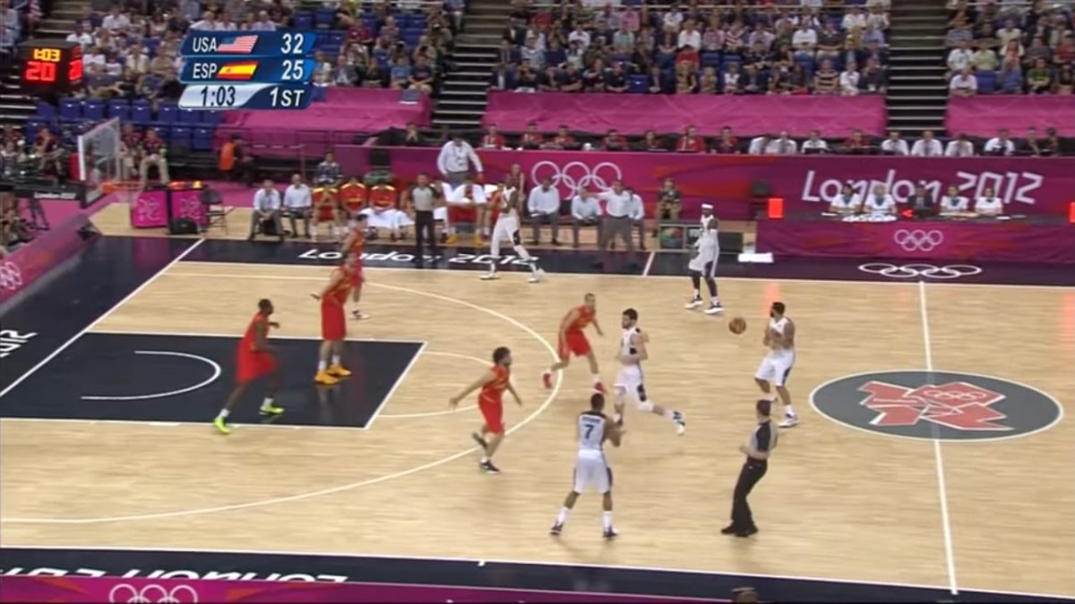 partido de baloncesto entre EEUU y España