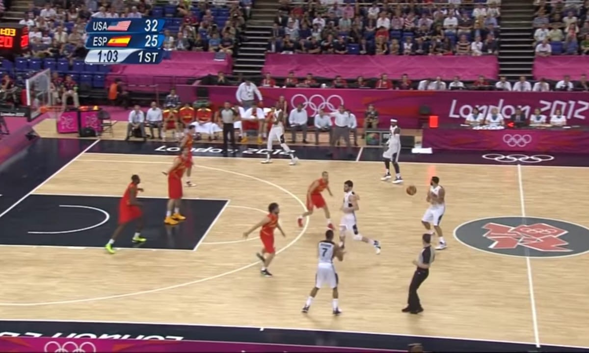 partido de baloncesto entre EEUU y España