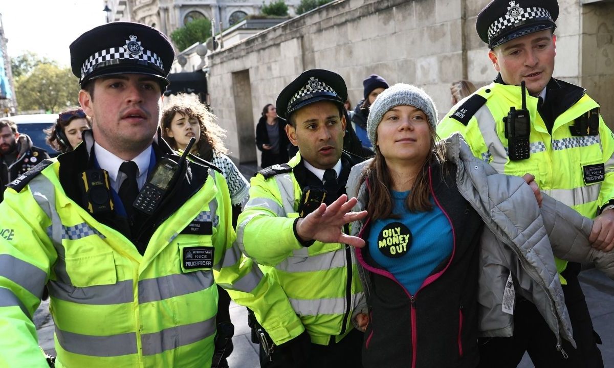 Foto:AFP|La ecologista Greta Thunberg es detenida en Londres en una manifestación
