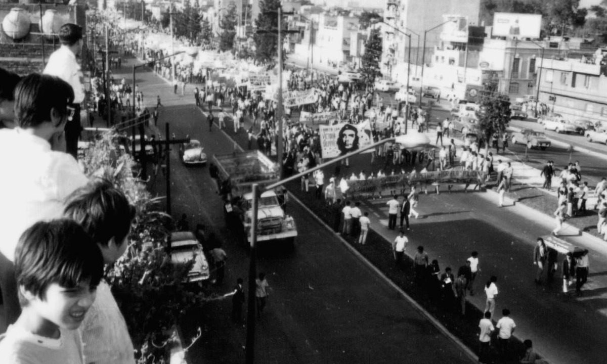 escena de El grito, documental que narra la matanza de Tlatelolco