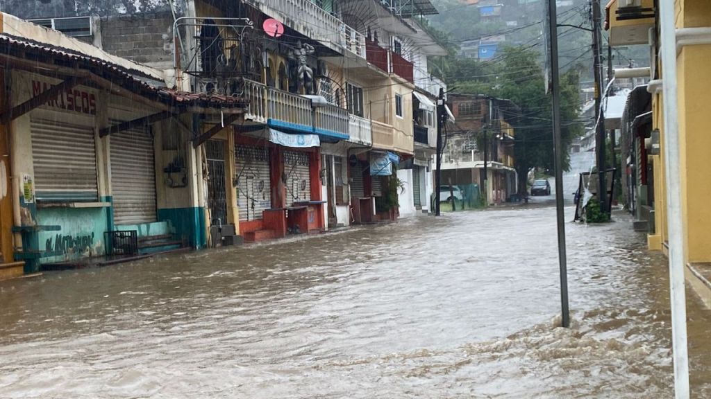 inundaciones Zihuatanejo