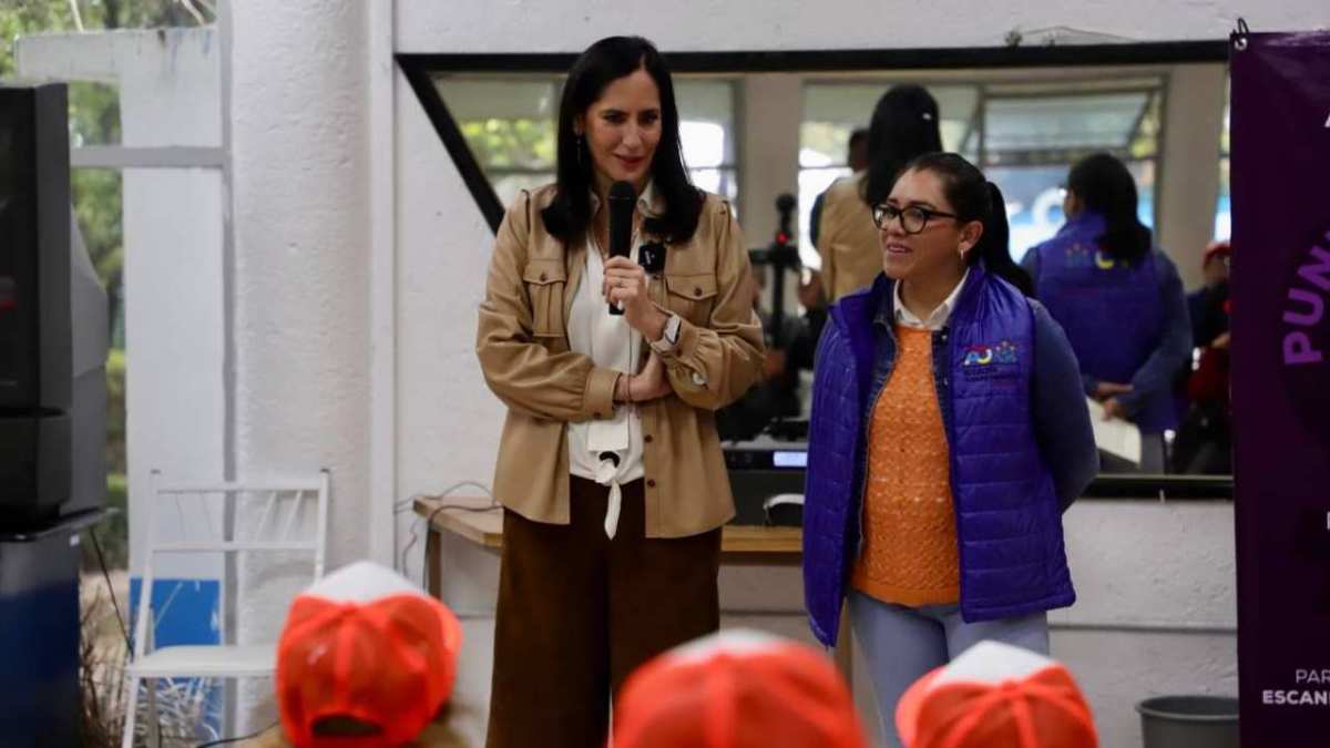 La alcaldesa Lía limón encabezó, en el marco del Día Naranja, una capacitación dirigida a mujeres de la tercera edad, las “Abualiadas”