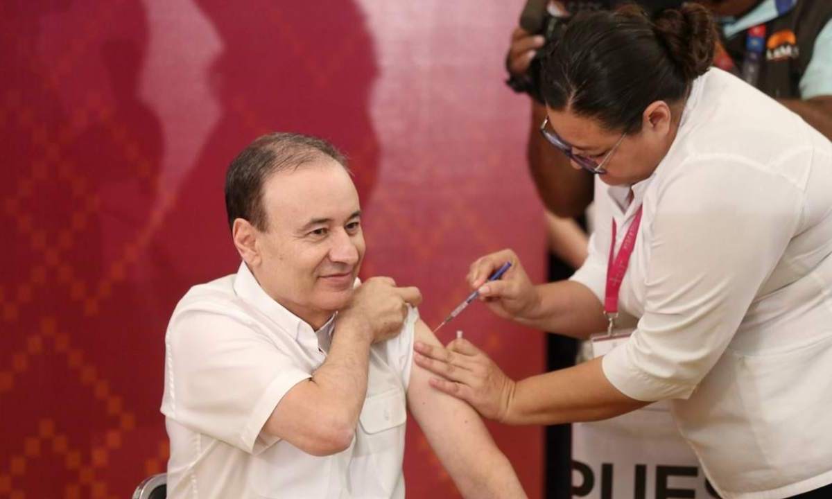 Priorizamos la salud de las y los sonorenses con inicio de campaña de vacunación invernal, dijo el gobernador de Sonora, Alfonso Durazo