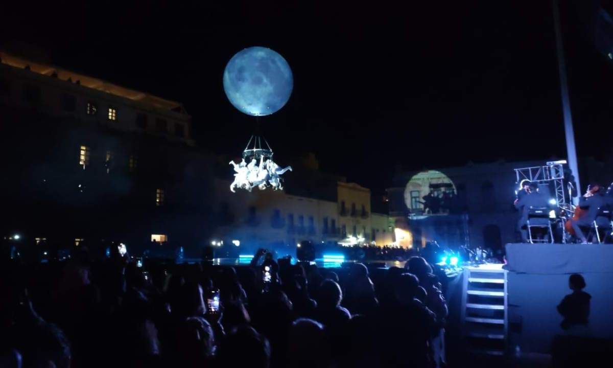 La plaza de Armas de Zacatecas se preparó para el penúltimo día de actividades en torno al Festival Internacional de Teatro de Calle
