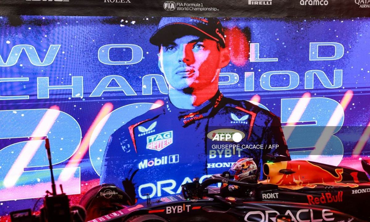 Max Verstappen (Red Bull) logró su tercer título consecutivo de campeón mundial de Fórmula 1, con solo 26 años, durante la carrera sprint del Gran Premio de Qatar