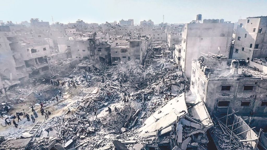 Israel impuso en represalia un asedio total del enclave e inició un incesante bombardeo