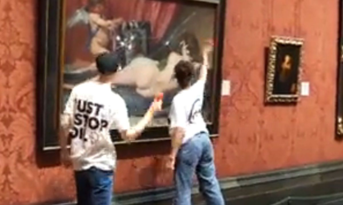 Activista de 'Just Stopo Oil' atacaron a martillazos a "La Venus del Espejo"