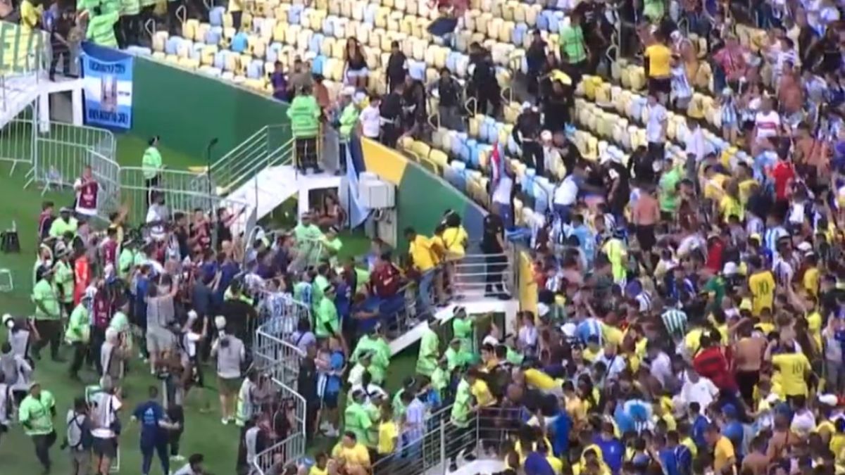 Se registran enfrentamientos en tribunas del Maracaná; juego entre Brasil y Argentina está detenido