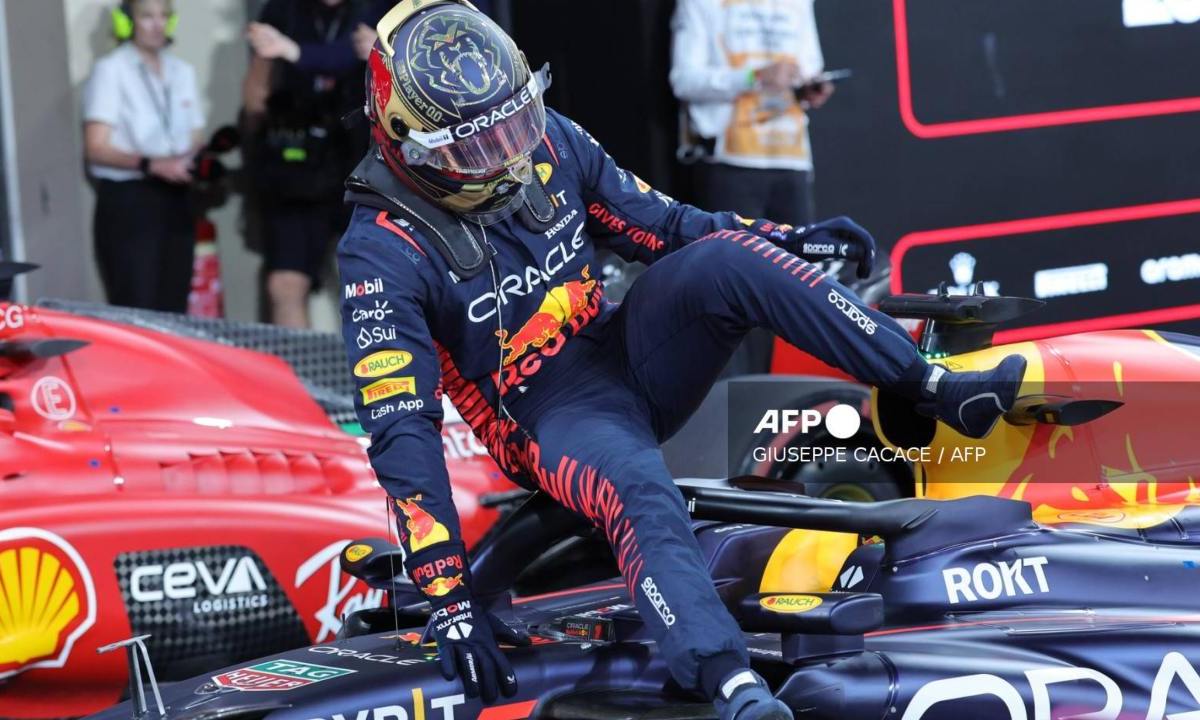 Max Verstappen (Red Bull) logró la 'pole position' al marcar el mejor cronometro en la clasificación del GP de Abu Dabi; 'Checo' saldrá 9no