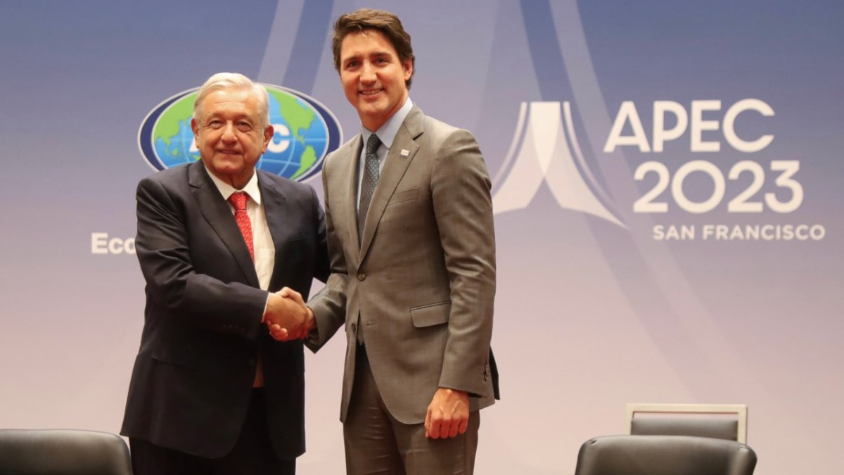 AMLO sostiene una reunión bilateral con el primer ministro de Canadá, Justin Trudeau, en el marco del Foro de APEC 2023
