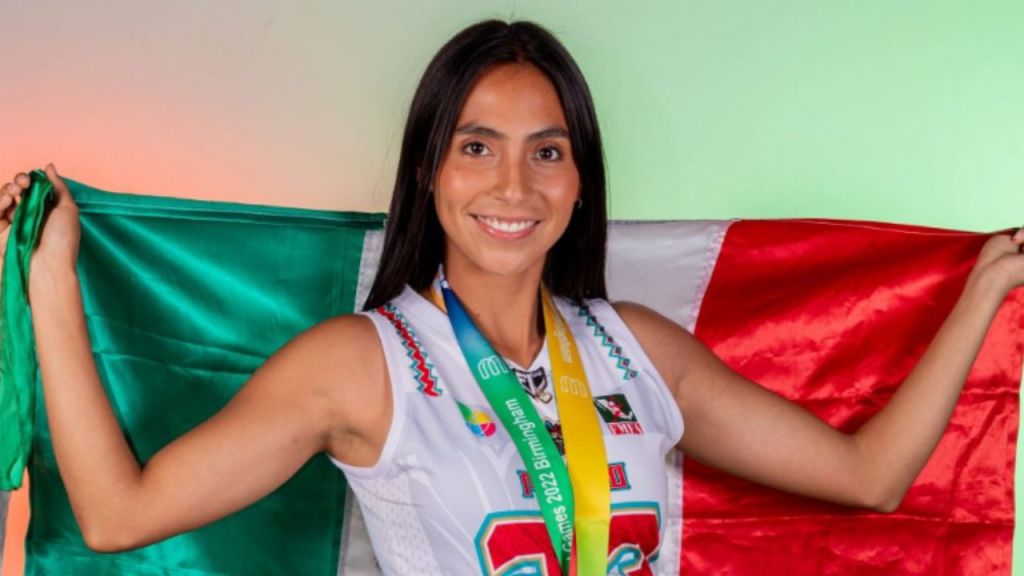 Foto:Redes sociales|¡Orgullo! La QB mexicana, Diana Flores destaca en la lista “Jóvenes Influyentes” de Forbes