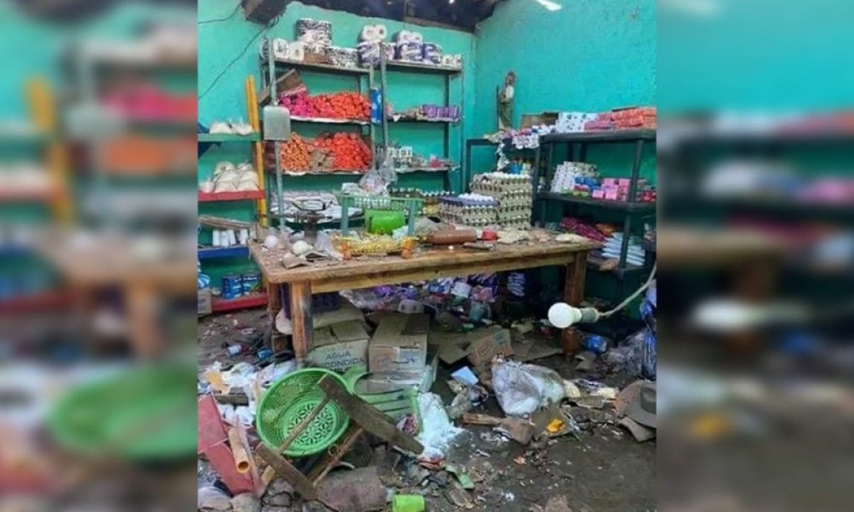Un muerto y tres heridos dejó como saldo la explosión de una casa habitada como fábrica de pirotecnia en la comunidad de Xalpatláhuac