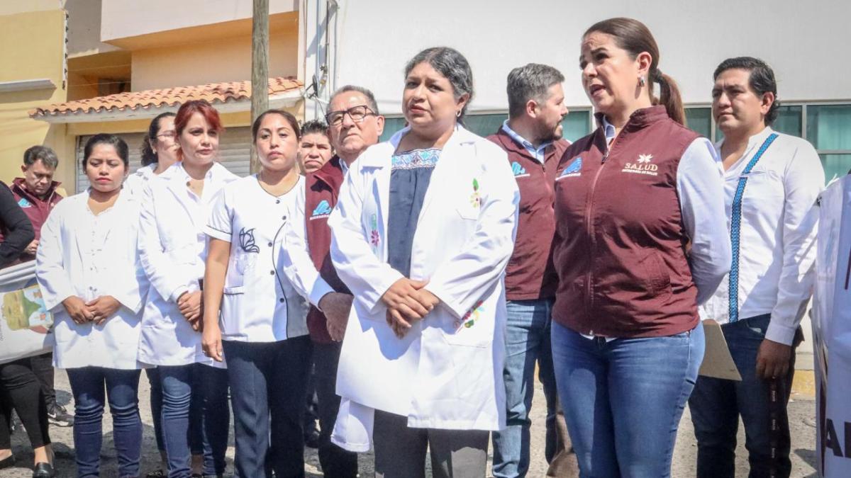 La Secretaría de Salud de Hidalgo dio el banderazo de salida a las unidades médicas móviles que trasladaron al personal de médicos a Acapulco