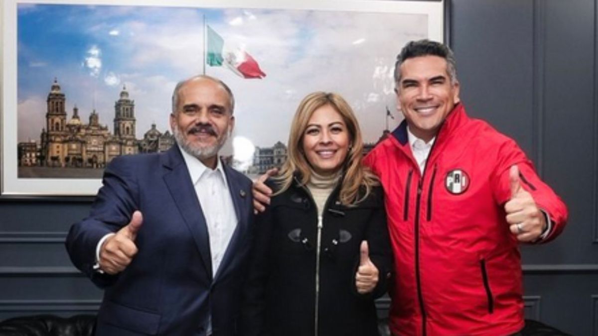 ¡Bienvenida siempre!", declaró el dirigente nacional del PRI, Alejandro Moreno, tras la incorporación de Lucía Meza al PRI
