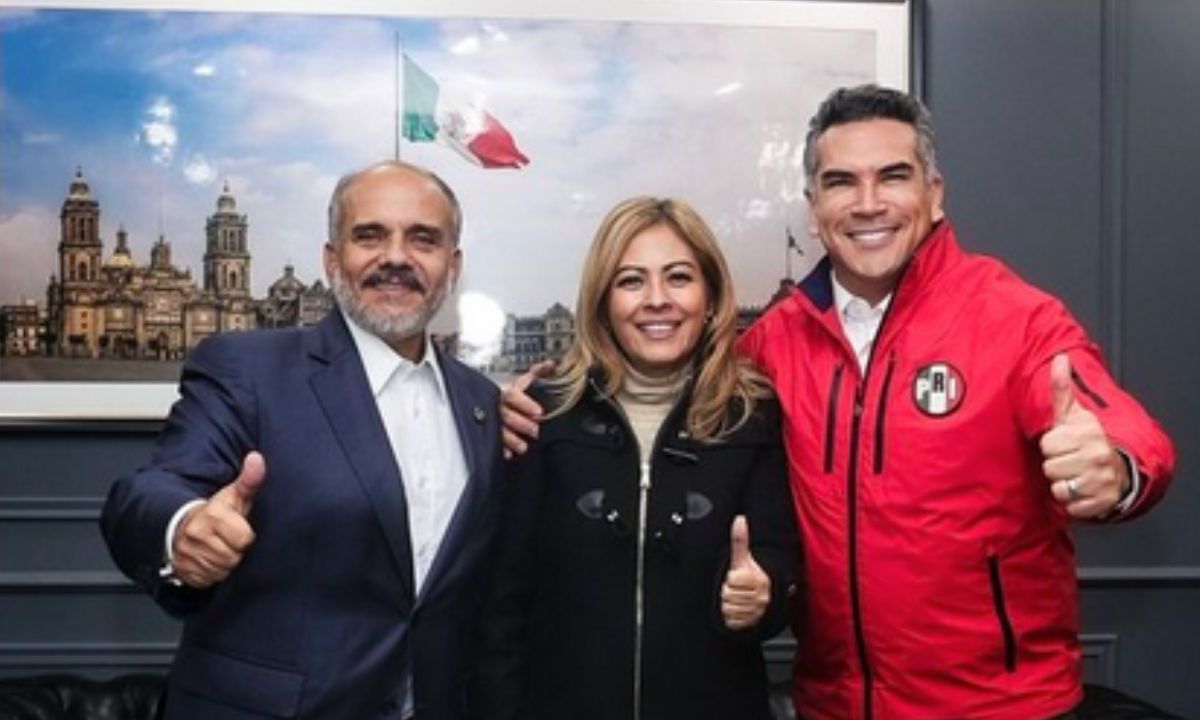 ¡Bienvenida siempre!", declaró el dirigente nacional del PRI, Alejandro Moreno, tras la incorporación de Lucía Meza al PRI
