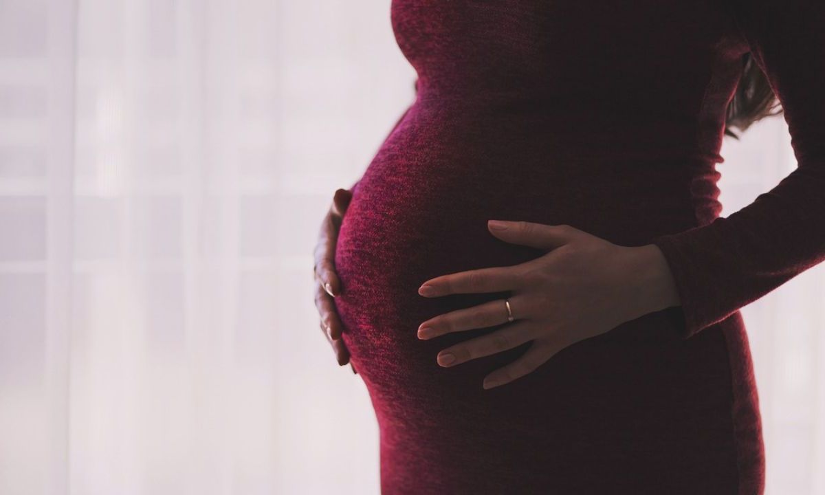 Foto:Pixabay|"No criaré a otro bebé" Corre de casa a su hija embarazada para disfrutar su jubilación