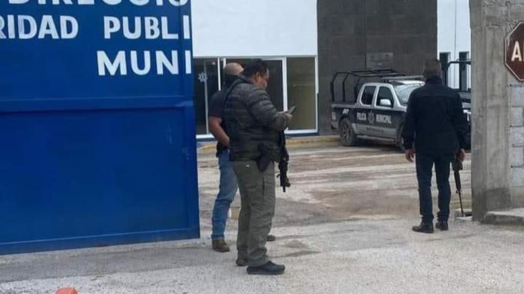 La Fiscalía de San Luis Potosí ejecutó una orden de cateo en las instalaciones de la policía Municipal de Matehuala