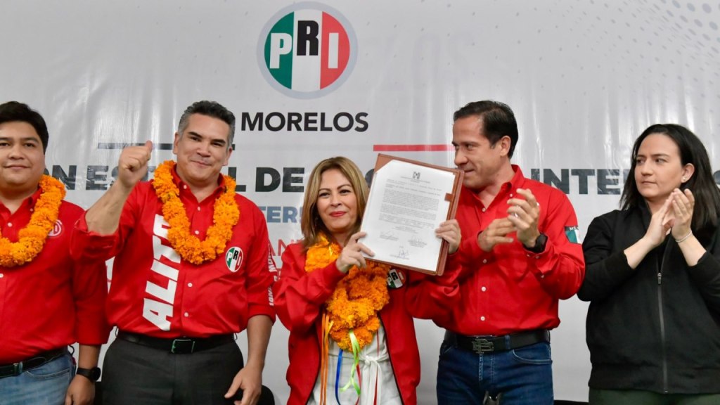 Lucía Meza se registró este jueves como precandidata del PRI a la gubernatura de Morelos y dice rescatará la dignidad del estado
