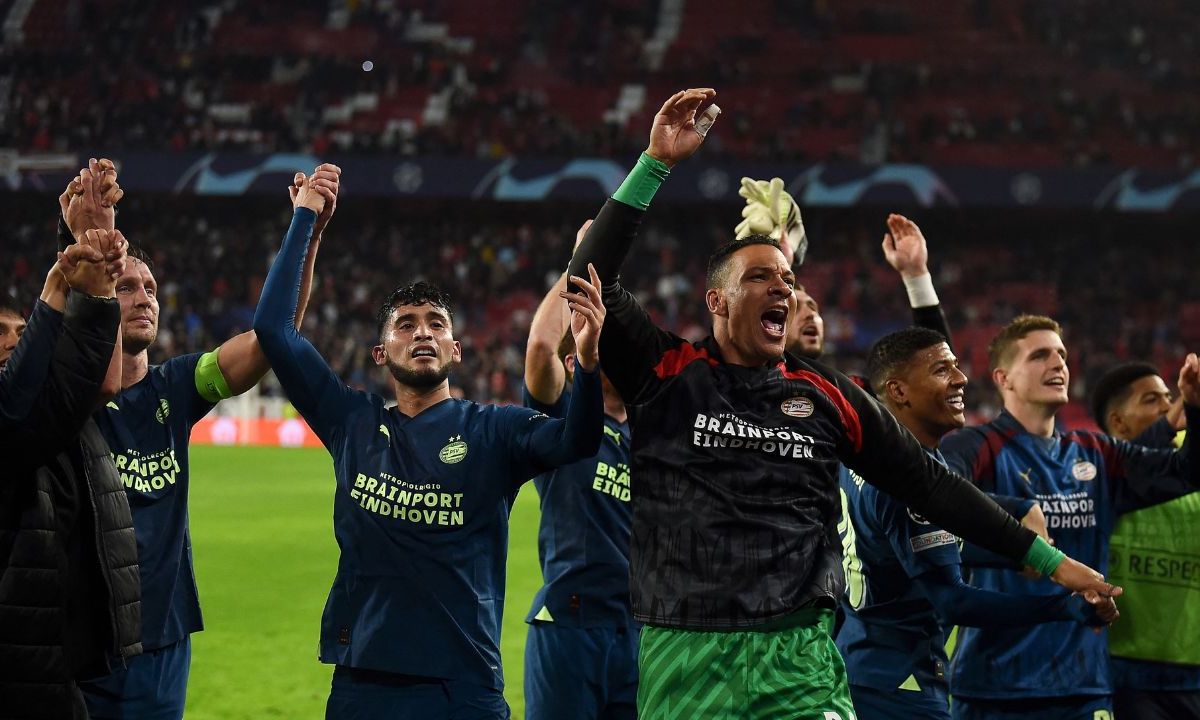 Foto:AFP|El Sevilla de Diego Alonso dice adiós a la Champions tras perder con el PSV