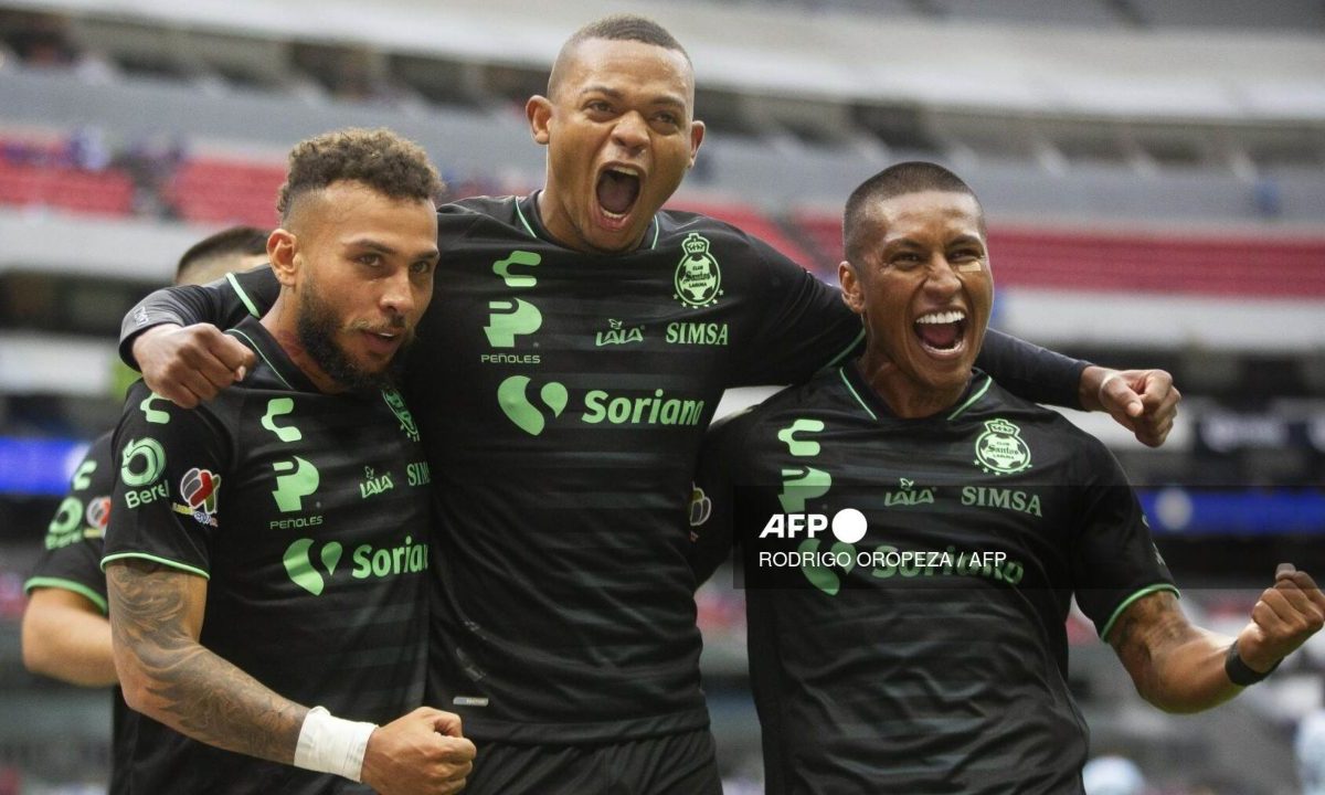 Con una victoria de 2-1, Santos accedió al partido definitivo ante León, en busca del octavo sitio para disputar los cuartos de final