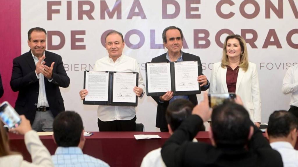 Para facilitar el acceso a una vivienda digna, el gobernador Alfonso Durazo llevó a cabo la firma de convenio de colaboración con el Fovissste