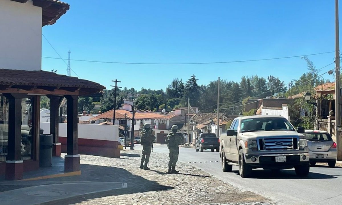 El Gobierno federal realizó un operativo en Tapalpa; varias carreteras al sur de Jalisco fueron bloqueadas.