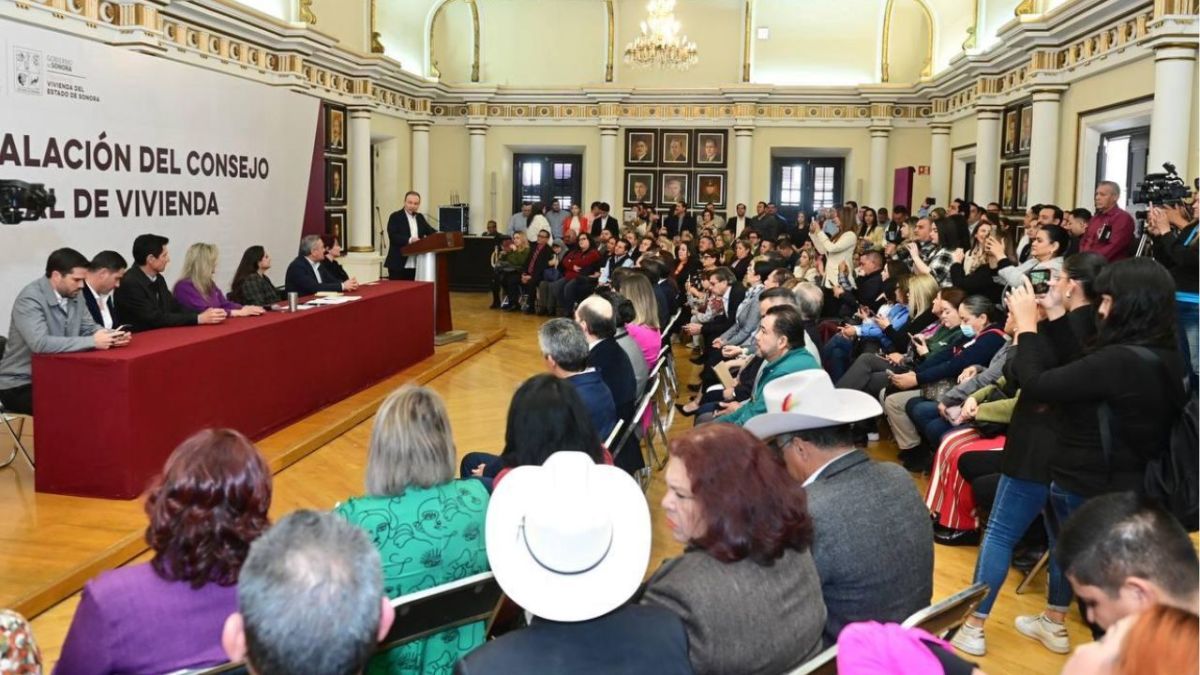 El gobernador de Sonora, Alfonso Durazo Montaño, encabezó la instalación del Consejo Estatal de Vivienda.