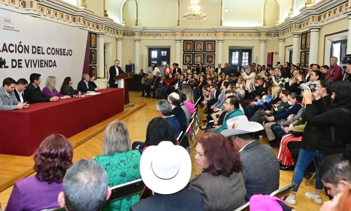 El gobernador de Sonora, Alfonso Durazo Montaño, encabezó la instalación del Consejo Estatal de Vivienda.