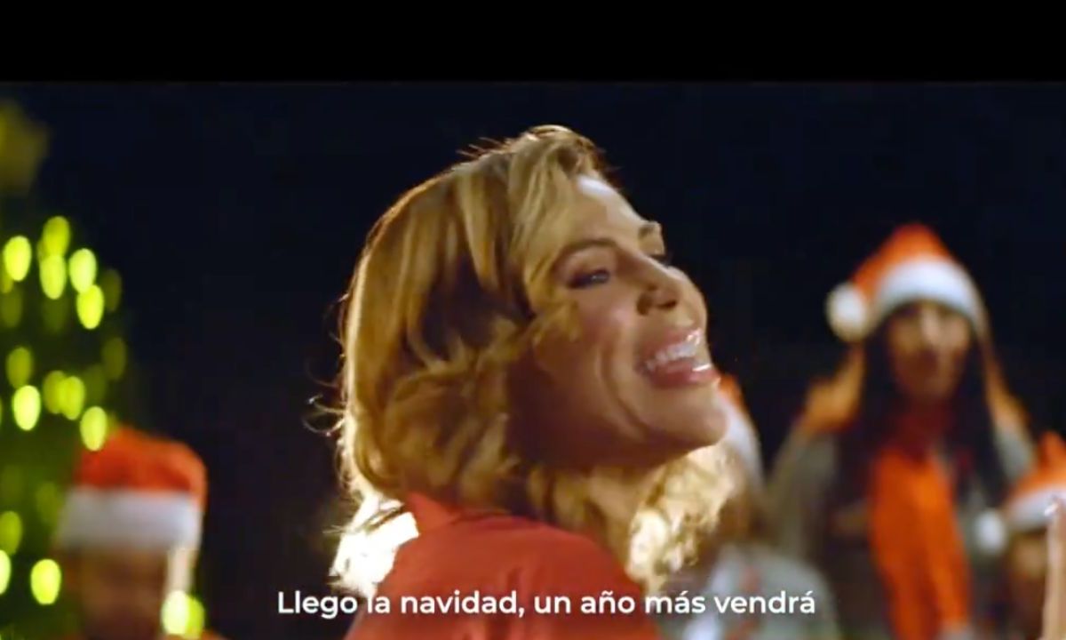 Internautas critican a Marina del Pilar Ávila, por video navideño donde canta y baila al ritmo de villancicos