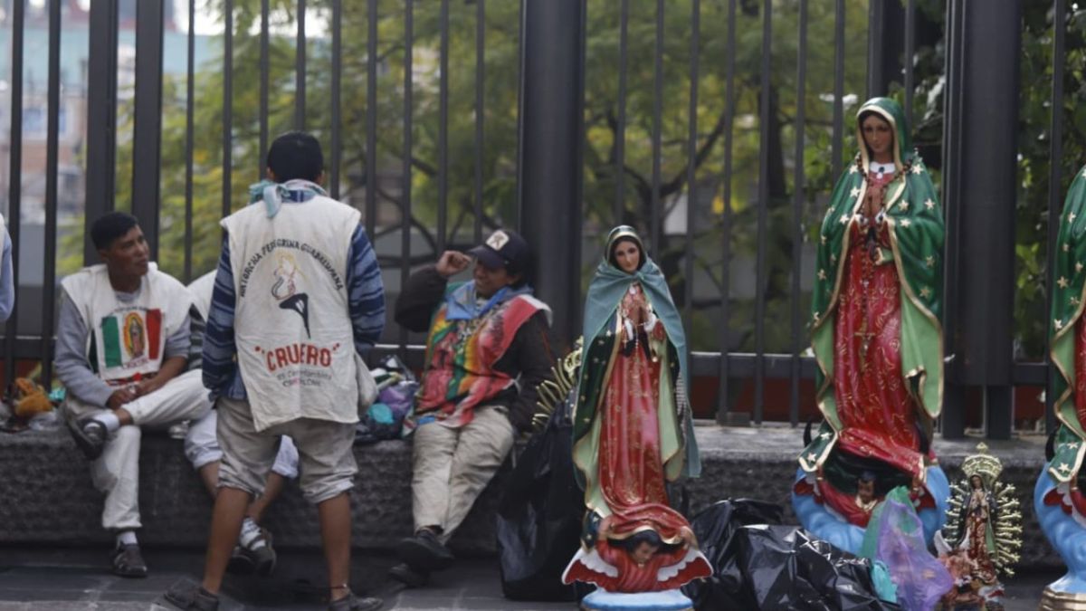 Previo a los festejos del 12 de Diciembre, peregrinos empiezan a llegar a la Basílica de Guadalupe