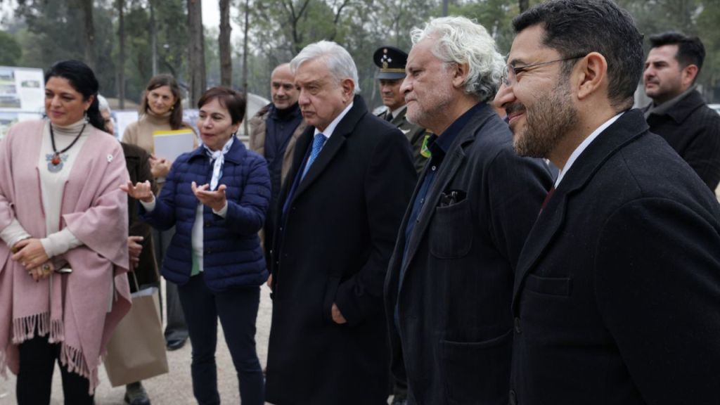 AMLO supervisa avances de la rehabilitación del Bosque de Chapultepec