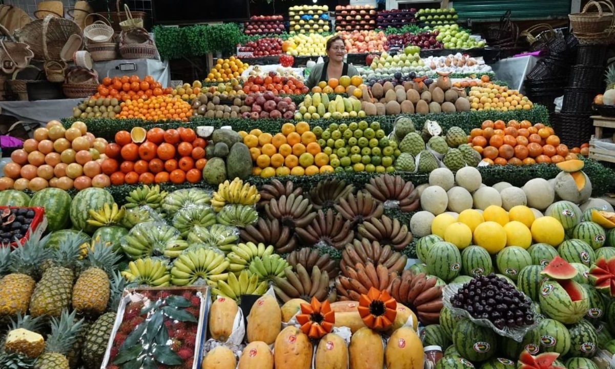 Alerta Cofepris por posible contaminación de bacteria en frutas provenientes de EU