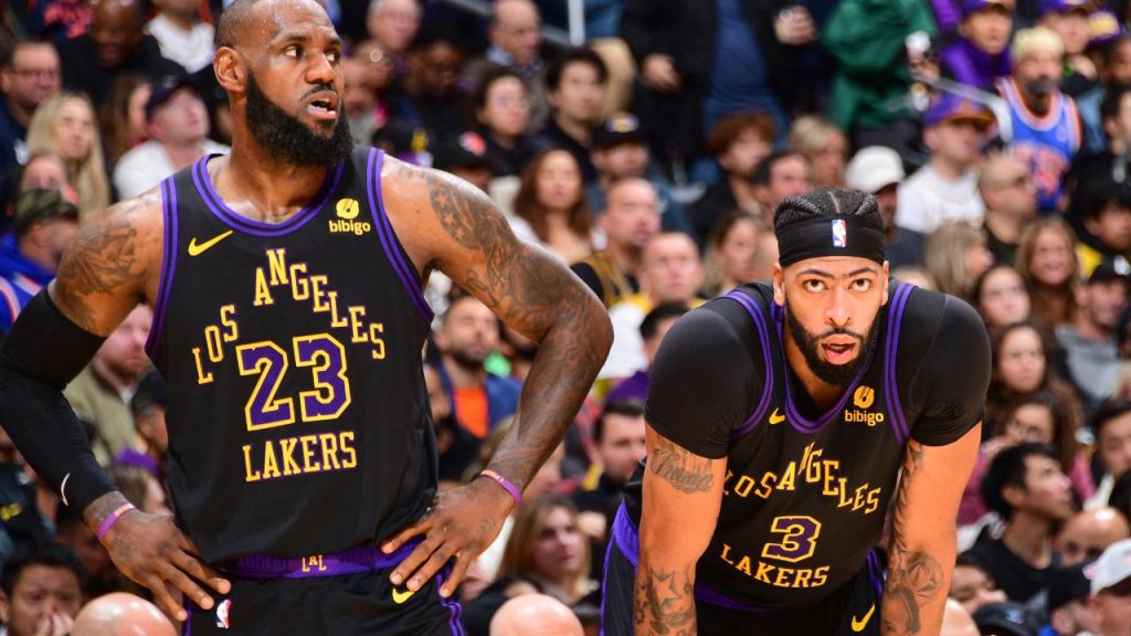 Foto:AFP|Los Lakers cuelgan su primer banner de campeones de la Copa NBA